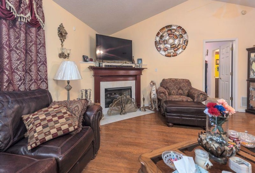 4397 BRADFORD DR, Horn Lake, Mississippi 38637, 3 Bedroom Bedrooms, 7 Room Rooms,2 BathroomBathrooms,Residential,For Sale,BRADFORD,0,10229712