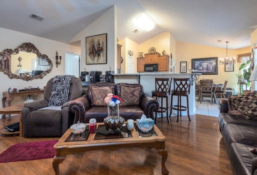 4397 BRADFORD DR, Horn Lake, Mississippi 38637, 3 Bedroom Bedrooms, 7 Room Rooms,2 BathroomBathrooms,Residential,For Sale,BRADFORD,0,10229712