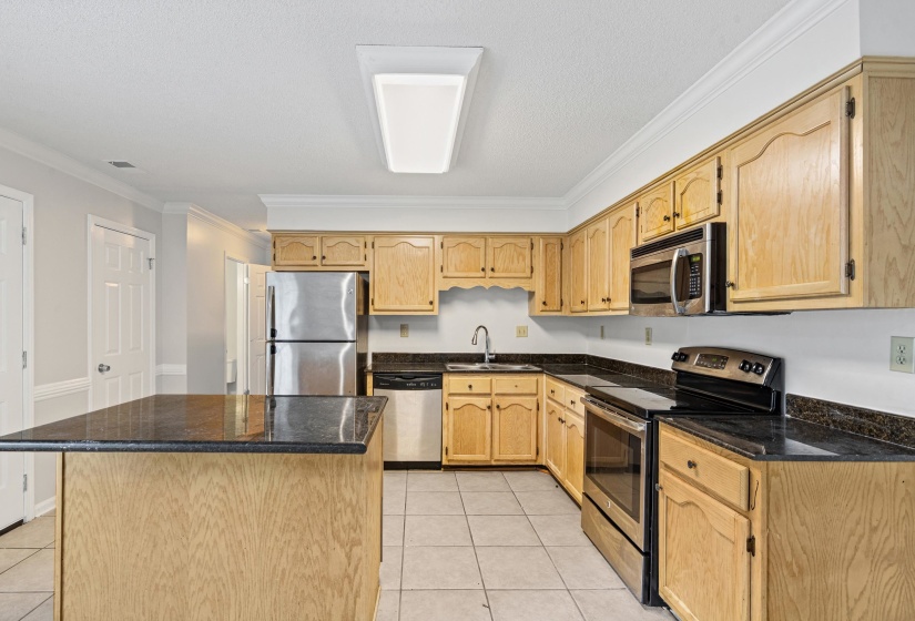 9083 HEARTH STONE CV, Memphis, Tennessee 38016, 4 Bedroom Bedrooms, 8 Room Rooms,2.1 BathroomBathrooms,Residential,For Sale,HEARTH STONE,0,10229713