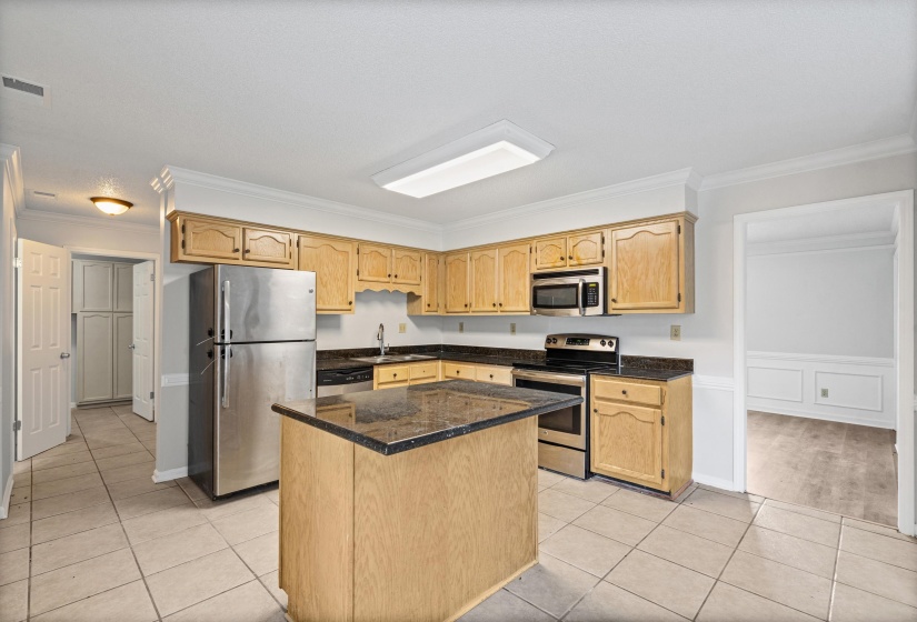 9083 HEARTH STONE CV, Memphis, Tennessee 38016, 4 Bedroom Bedrooms, 8 Room Rooms,2.1 BathroomBathrooms,Residential,For Sale,HEARTH STONE,0,10229713