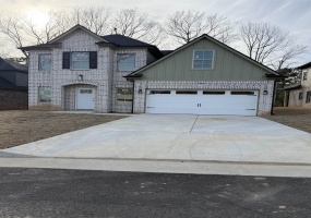 2795 EPPING CREST DR, Memphis, Tennessee 38128, 4 Bedroom Bedrooms, 9 Room Rooms,3 BathroomBathrooms,Residential,For Sale,EPPING CREST,0,10229714