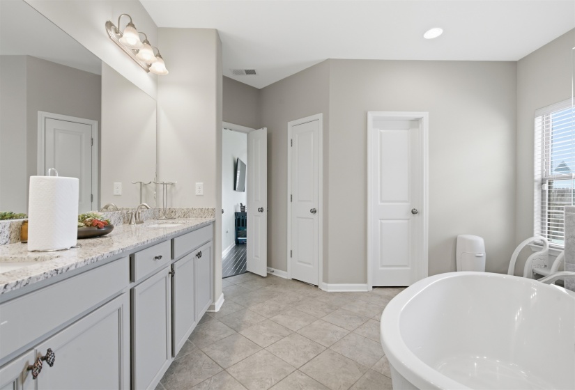 50 CYPRESS POINT RD, Oakland, Tennessee 38060, 3 Bedroom Bedrooms, 9 Room Rooms,2.1 BathroomBathrooms,Residential,For Sale,CYPRESS POINT,0,10229716