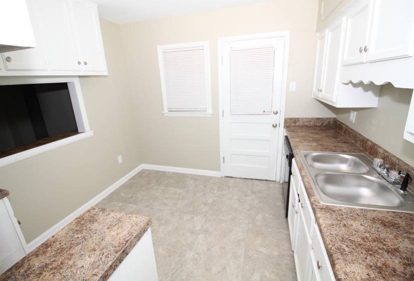 1749 PERKINS RD, Memphis, Tennessee 38117, 3 Bedroom Bedrooms, 6 Room Rooms,1 BathroomBathrooms,Residential,For Sale,PERKINS,0,10229717
