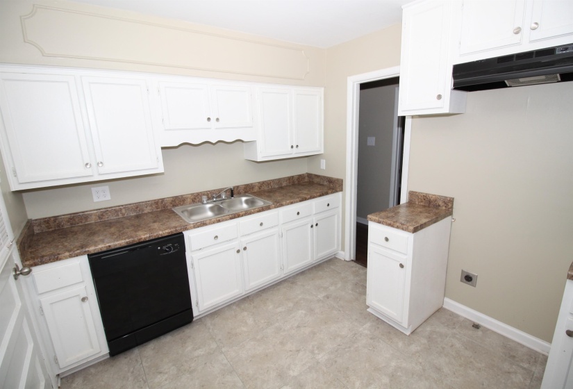 1749 PERKINS RD, Memphis, Tennessee 38117, 3 Bedroom Bedrooms, 6 Room Rooms,1 BathroomBathrooms,Residential,For Sale,PERKINS,0,10229717