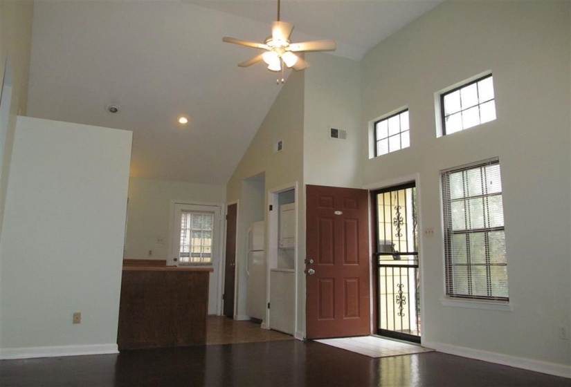 3736 CARNES AVE, Memphis, Tennessee 38111, 4 Bedroom Bedrooms, 10 Room Rooms,2 BathroomBathrooms,Residential,For Sale,CARNES,0,10229724