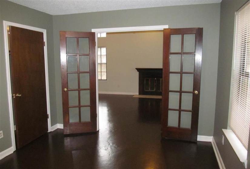 3736 CARNES AVE, Memphis, Tennessee 38111, 4 Bedroom Bedrooms, 10 Room Rooms,2 BathroomBathrooms,Residential,For Sale,CARNES,0,10229724