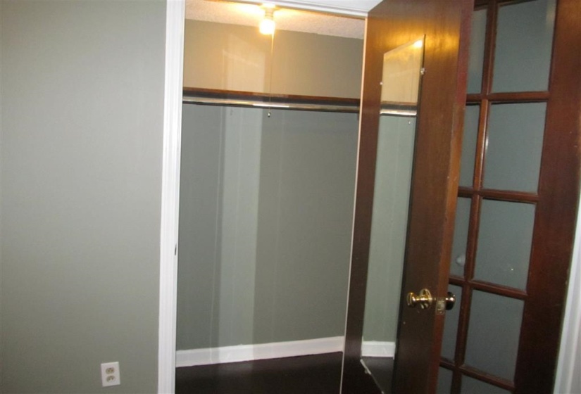 3736 CARNES AVE, Memphis, Tennessee 38111, 4 Bedroom Bedrooms, 10 Room Rooms,2 BathroomBathrooms,Residential,For Sale,CARNES,0,10229724