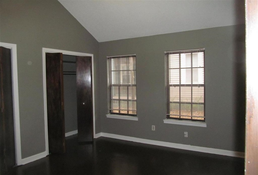 3736 CARNES AVE, Memphis, Tennessee 38111, 4 Bedroom Bedrooms, 10 Room Rooms,2 BathroomBathrooms,Residential,For Sale,CARNES,0,10229724
