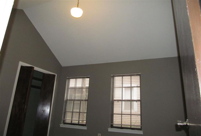 3736 CARNES AVE, Memphis, Tennessee 38111, 4 Bedroom Bedrooms, 10 Room Rooms,2 BathroomBathrooms,Residential,For Sale,CARNES,0,10229724