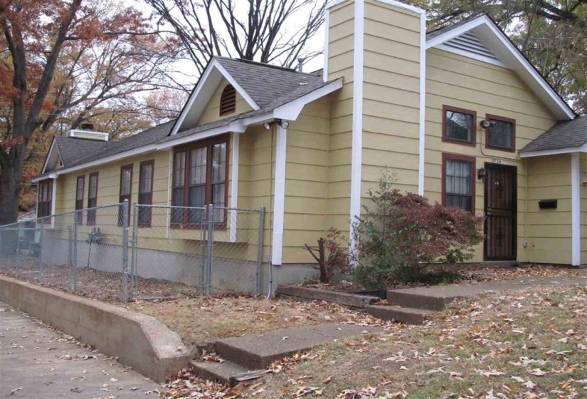 3736 CARNES AVE, Memphis, Tennessee 38111, 4 Bedroom Bedrooms, 10 Room Rooms,2 BathroomBathrooms,Residential,For Sale,CARNES,0,10229724