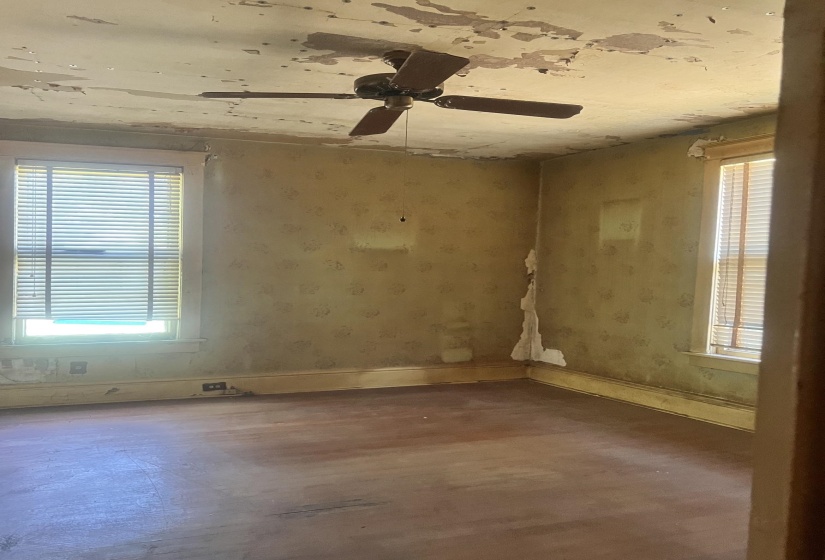1277 SNOWDEN AVE, Memphis, Tennessee 38107, 4 Bedroom Bedrooms, 7 Room Rooms,2 BathroomBathrooms,Residential,For Sale,SNOWDEN,0,10229726
