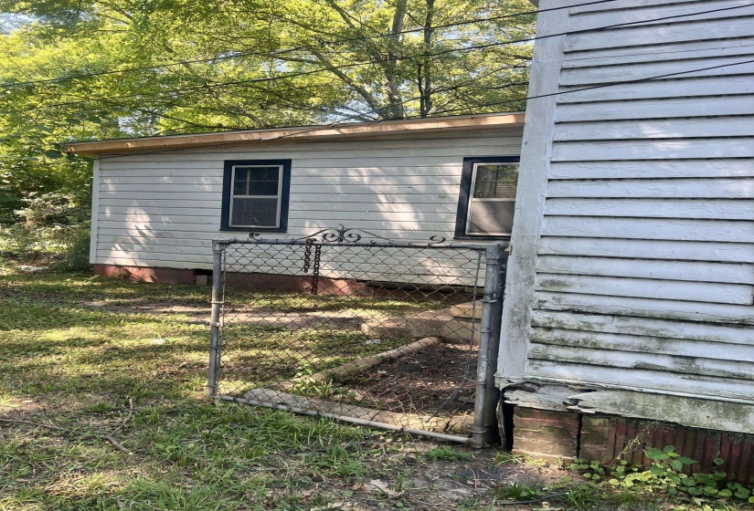 1277 SNOWDEN AVE, Memphis, Tennessee 38107, 4 Bedroom Bedrooms, 7 Room Rooms,2 BathroomBathrooms,Residential,For Sale,SNOWDEN,0,10229726