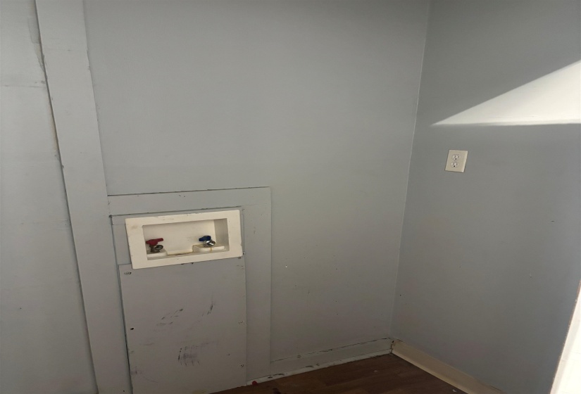 3995 SOUTHLAWN AVE, Memphis, Tennessee 38111, 3 Bedroom Bedrooms, 5 Room Rooms,1.1 BathroomBathrooms,Residential,For Sale,SOUTHLAWN,0,10229730