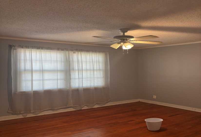 3995 SOUTHLAWN AVE, Memphis, Tennessee 38111, 3 Bedroom Bedrooms, 5 Room Rooms,1.1 BathroomBathrooms,Residential,For Sale,SOUTHLAWN,0,10229730