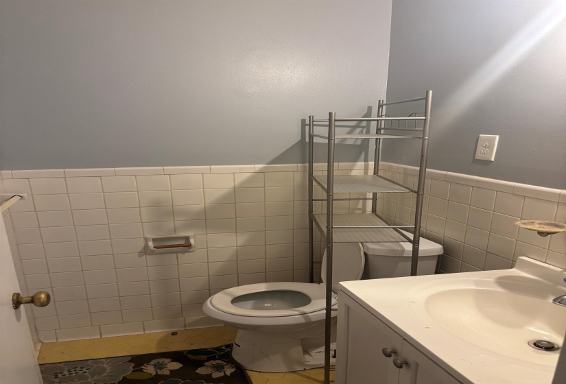 3995 SOUTHLAWN AVE, Memphis, Tennessee 38111, 3 Bedroom Bedrooms, 5 Room Rooms,1.1 BathroomBathrooms,Residential,For Sale,SOUTHLAWN,0,10229730