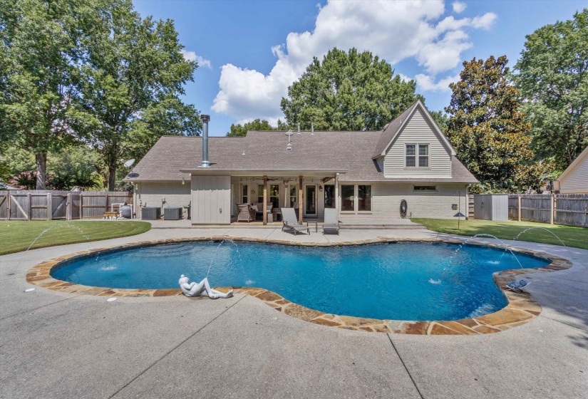963 AUTUMN OAKS CIR, Collierville, Tennessee 38017, 4 Bedroom Bedrooms, 13 Room Rooms,3 BathroomBathrooms,Residential,For Sale,AUTUMN OAKS,0,10229741