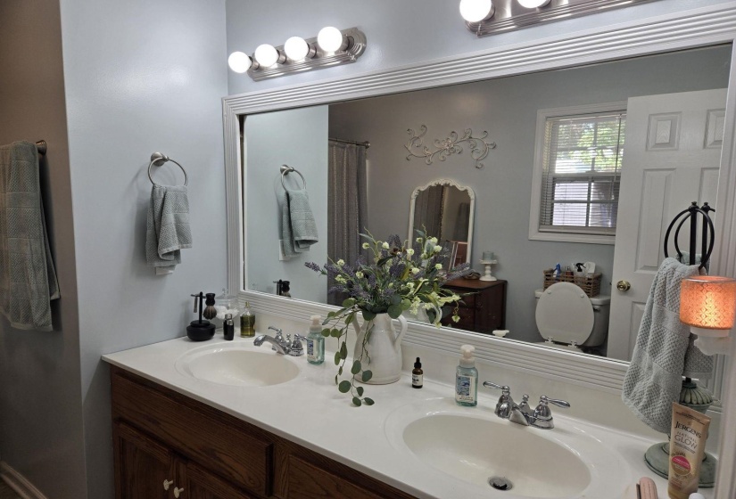 190 AMELIA BREANN DR, Selmer, Tennessee 38375-3293, 3 Bedroom Bedrooms, 8 Room Rooms,2 BathroomBathrooms,Residential,For Sale,AMELIA BREANN,0,10229746