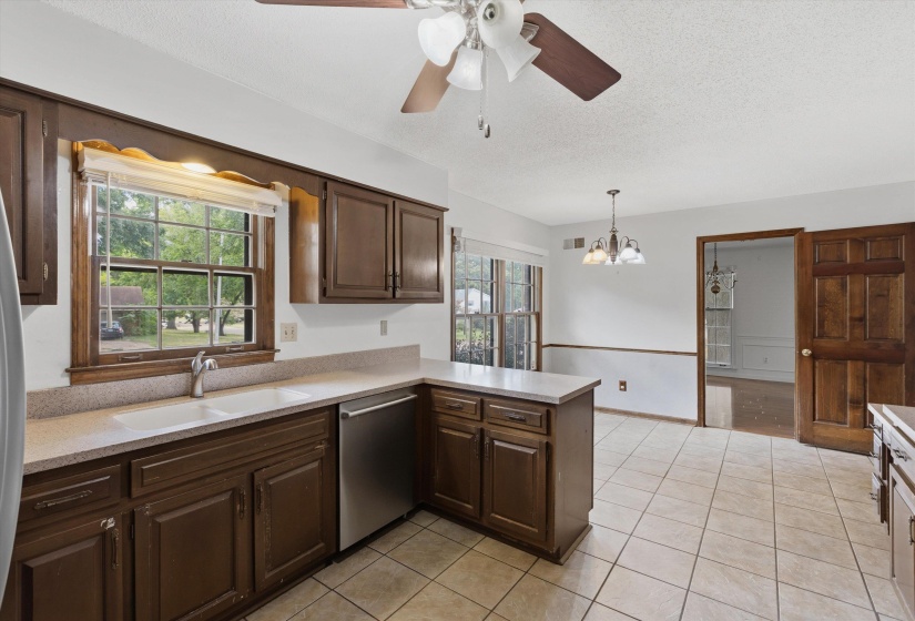 7675 MARDITE CV, Germantown, Tennessee 38138, 4 Bedroom Bedrooms, 9 Room Rooms,3 BathroomBathrooms,Residential,For Sale,MARDITE,0,10229749