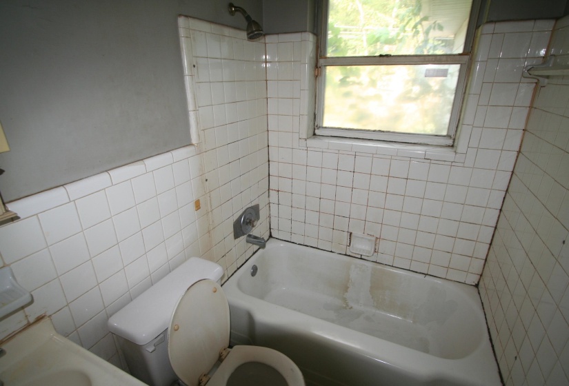 1596 RUSSWOOD RD, Memphis, Tennessee 38108, 2 Bedroom Bedrooms, 6 Room Rooms,1 BathroomBathrooms,Residential,For Sale,RUSSWOOD,0,10229750