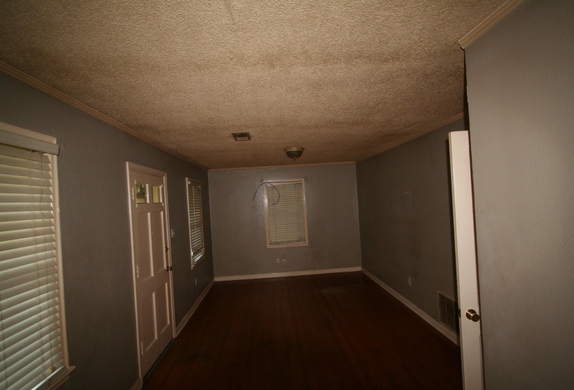 1596 RUSSWOOD RD, Memphis, Tennessee 38108, 2 Bedroom Bedrooms, 6 Room Rooms,1 BathroomBathrooms,Residential,For Sale,RUSSWOOD,0,10229750