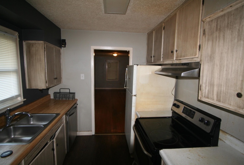 1596 RUSSWOOD RD, Memphis, Tennessee 38108, 2 Bedroom Bedrooms, 6 Room Rooms,1 BathroomBathrooms,Residential,For Sale,RUSSWOOD,0,10229750