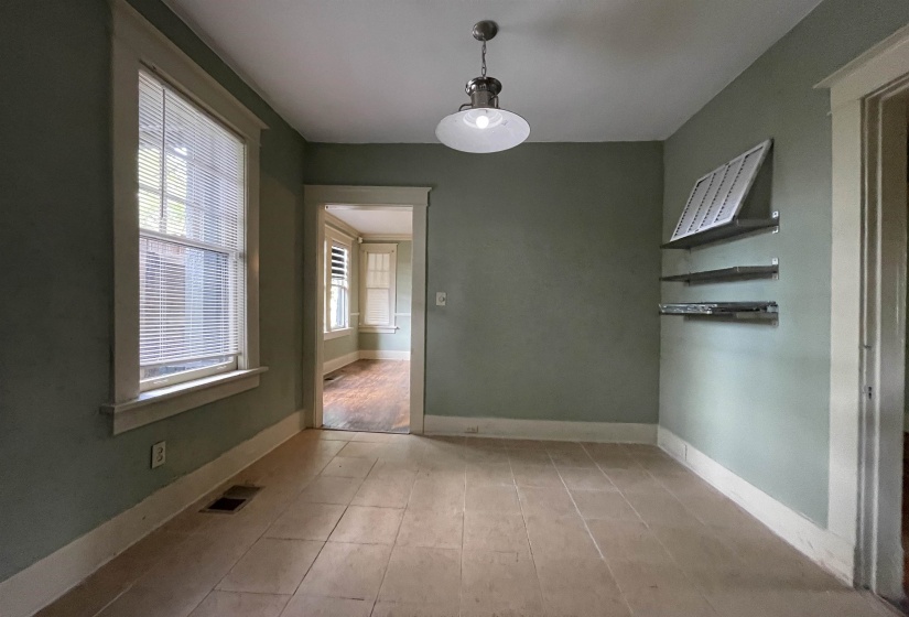 831 AVALON ST, Memphis, Tennessee 38107, 3 Bedroom Bedrooms, 7 Room Rooms,2.1 BathroomBathrooms,Residential,For Sale,AVALON,0,10229753