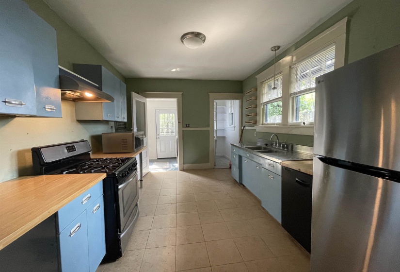 831 AVALON ST, Memphis, Tennessee 38107, 3 Bedroom Bedrooms, 7 Room Rooms,2.1 BathroomBathrooms,Residential,For Sale,AVALON,0,10229753
