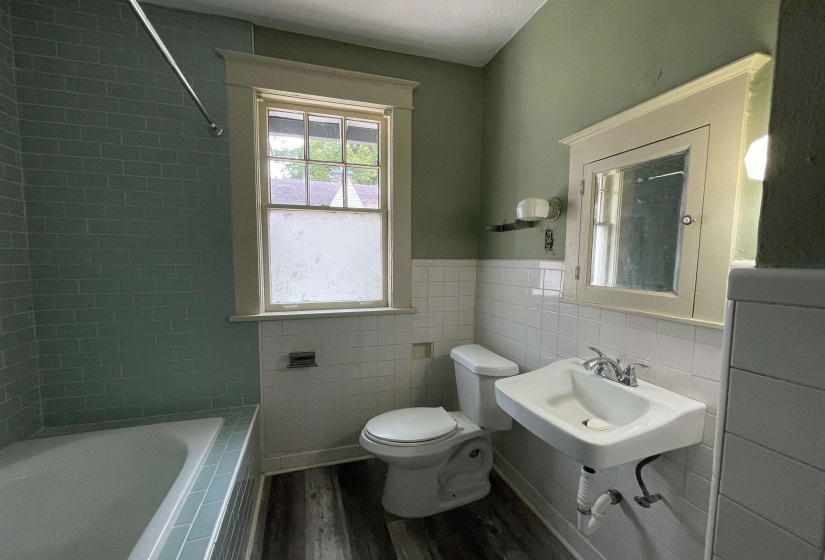 831 AVALON ST, Memphis, Tennessee 38107, 3 Bedroom Bedrooms, 7 Room Rooms,2.1 BathroomBathrooms,Residential,For Sale,AVALON,0,10229753