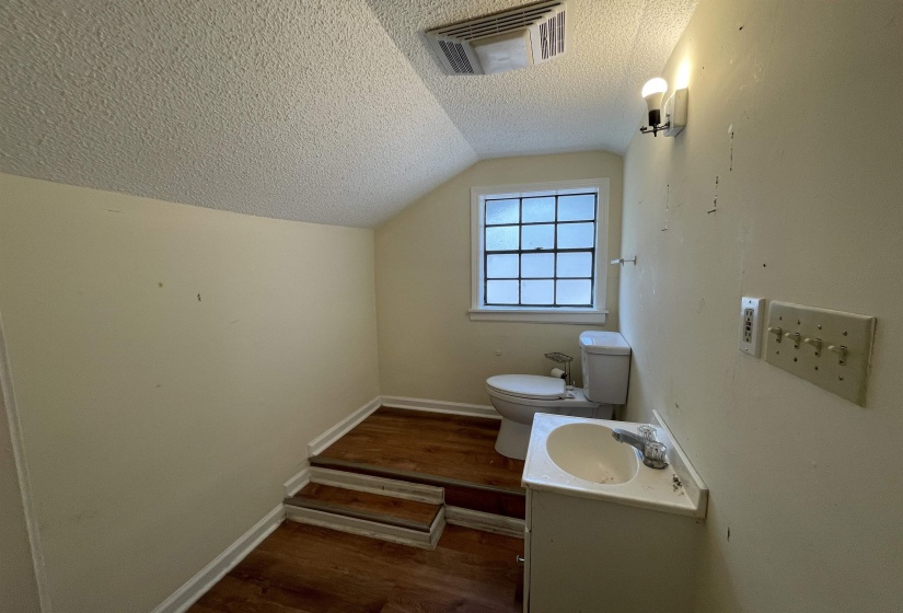 831 AVALON ST, Memphis, Tennessee 38107, 3 Bedroom Bedrooms, 7 Room Rooms,2.1 BathroomBathrooms,Residential,For Sale,AVALON,0,10229753