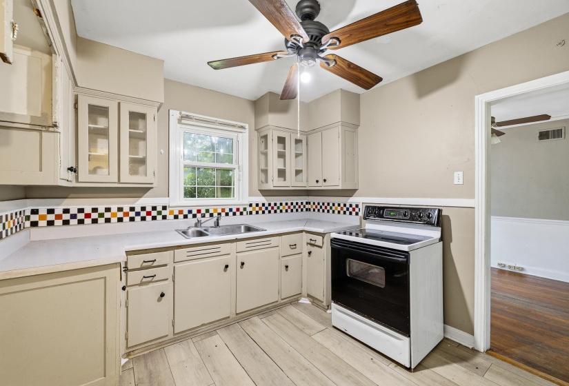 4906 SPOTTSWOOD AVE, Memphis, Tennessee 38117, 3 Bedroom Bedrooms, 6 Room Rooms,1 BathroomBathrooms,Residential,For Sale,SPOTTSWOOD,0,10229758
