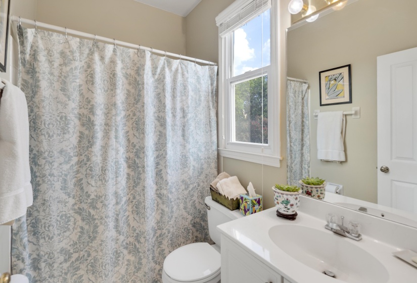 119 NOTTOWAY BLVD, Memphis, Tennessee 38103, 3 Bedroom Bedrooms, 6 Room Rooms,2.1 BathroomBathrooms,Residential,For Sale,NOTTOWAY,0,10229759