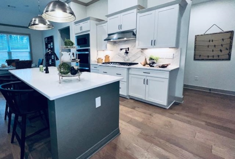 657 MOUNT LAUREL DR, Collierville, Tennessee 38017, 5 Bedrooms Bedrooms, 11 Rooms Rooms,4 BathroomsBathrooms,Residential,For Sale,MOUNT LAUREL,10148850