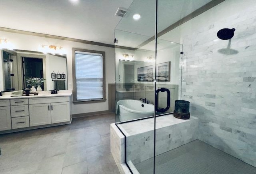 657 MOUNT LAUREL DR, Collierville, Tennessee 38017, 5 Bedrooms Bedrooms, 11 Rooms Rooms,4 BathroomsBathrooms,Residential,For Sale,MOUNT LAUREL,10148850