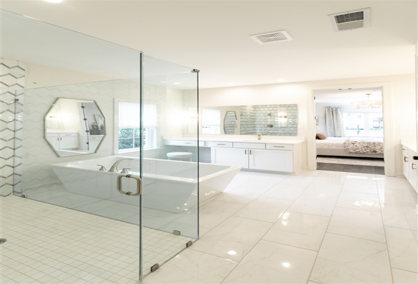 9636 GRAYS MEADOW DR, Cordova, Tennessee 38018, 5 Bedrooms Bedrooms, 10 Rooms Rooms,3 BathroomsBathrooms,Residential,For Sale,GRAYS MEADOW,10085542