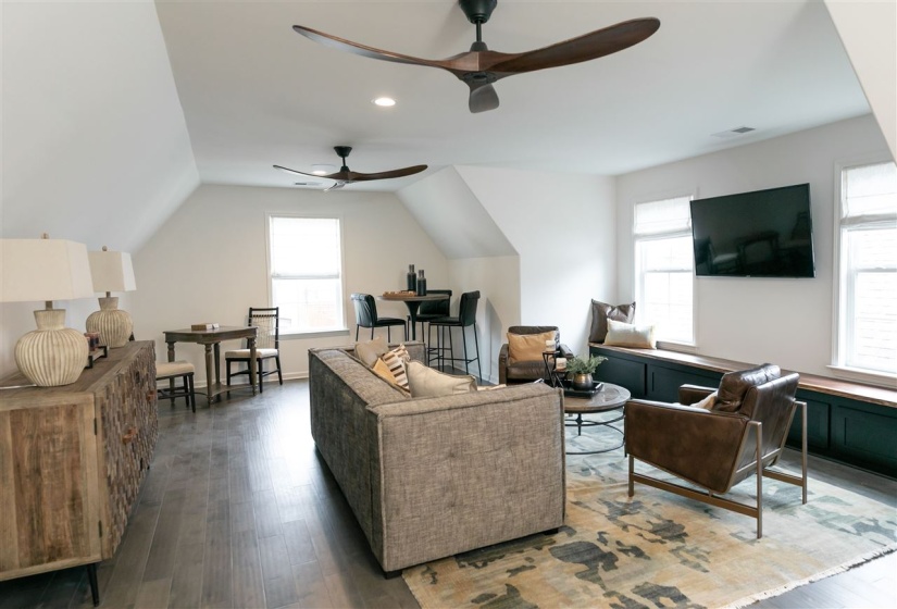 9636 GRAYS MEADOW DR, Cordova, Tennessee 38018, 5 Bedrooms Bedrooms, 10 Rooms Rooms,3 BathroomsBathrooms,Residential,For Sale,GRAYS MEADOW,10085542