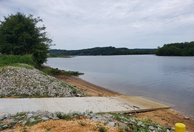 000 HARDIN BOTTOM RIVER RD, Clifton, Tennessee 38425-9999, ,Land,For Sale,HARDIN BOTTOM RIVER,10166557