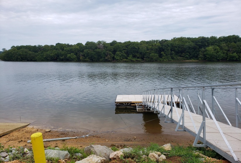 000 HARDIN BOTTOM RIVER RD, Clifton, Tennessee 38425-9999, ,Land,For Sale,HARDIN BOTTOM RIVER,10166557