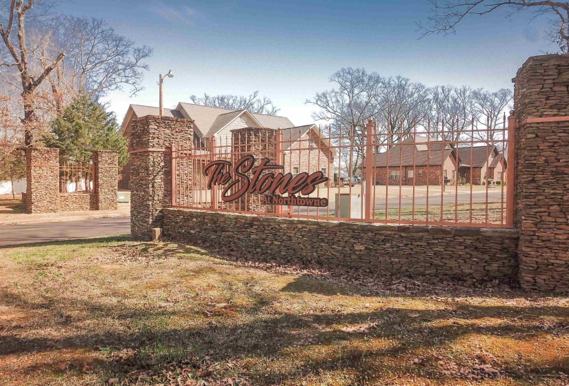 LOT 15 NORTHTOWNE DR, Corinth, Mississippi 38834, ,Land,For Sale,NORTHTOWNE,10168294
