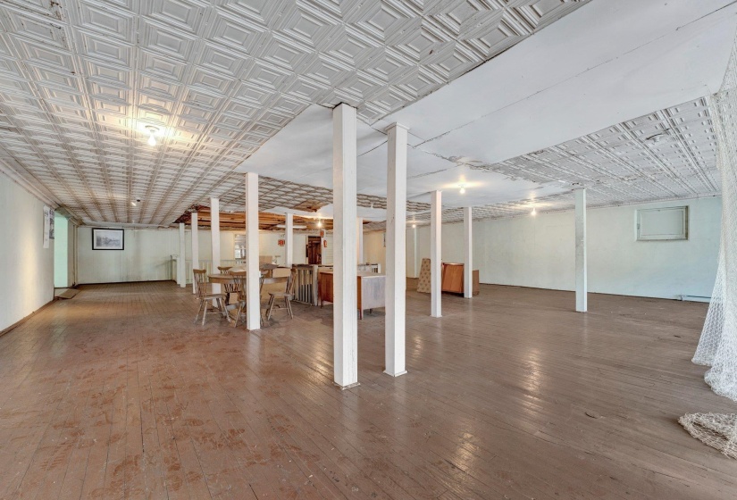 2461 CHELSEA AVE, Memphis, Tennessee 38108, ,Commercial/industrial,For Sale,CHELSEA,10169469