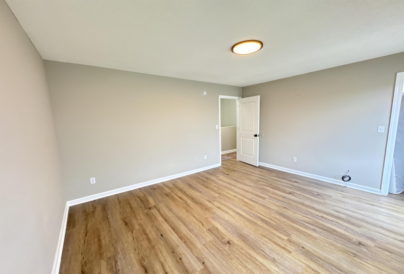 featuring light hardwood / wood-style flooring