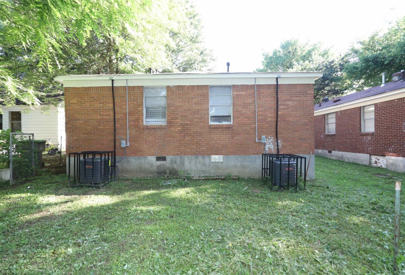 2649 WHITMAN ST, Memphis, Tennessee 38112, 2 Bedrooms Bedrooms, ,1 BathroomBathrooms,Duplexes,For Sale,WHITMAN,10176735