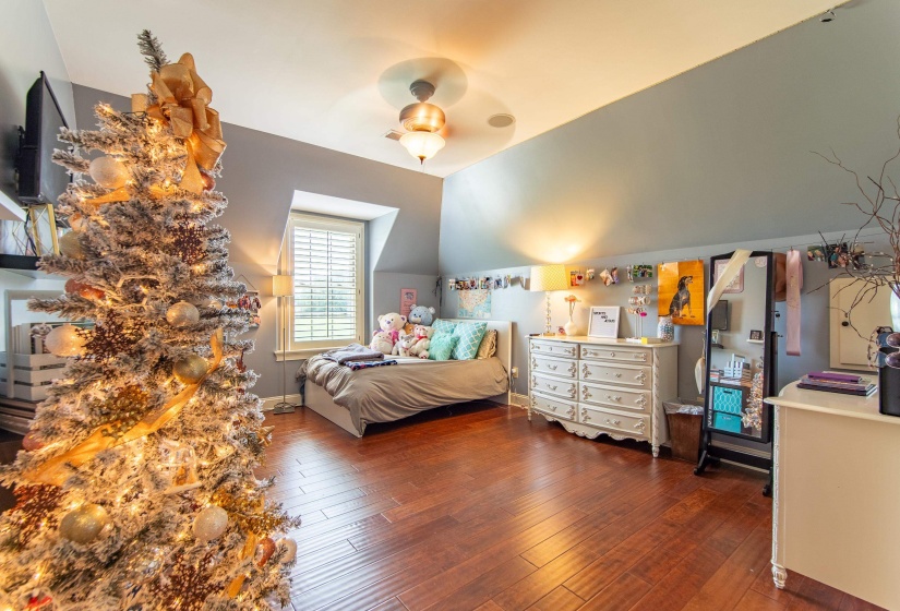 200 TWIN FORK LN, Savannah, Tennessee 38372, 4 Bedrooms Bedrooms, 15 Rooms Rooms,4.2 BathroomsBathrooms,Residential,For Sale,TWIN FORK,10177262