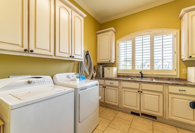 200 TWIN FORK LN, Savannah, Tennessee 38372, 4 Bedrooms Bedrooms, 15 Rooms Rooms,4.2 BathroomsBathrooms,Residential,For Sale,TWIN FORK,10177262