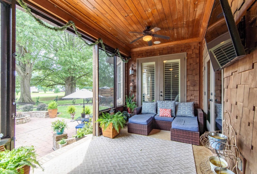 200 TWIN FORK LN, Savannah, Tennessee 38372, 4 Bedrooms Bedrooms, 15 Rooms Rooms,4.2 BathroomsBathrooms,Residential,For Sale,TWIN FORK,10177262