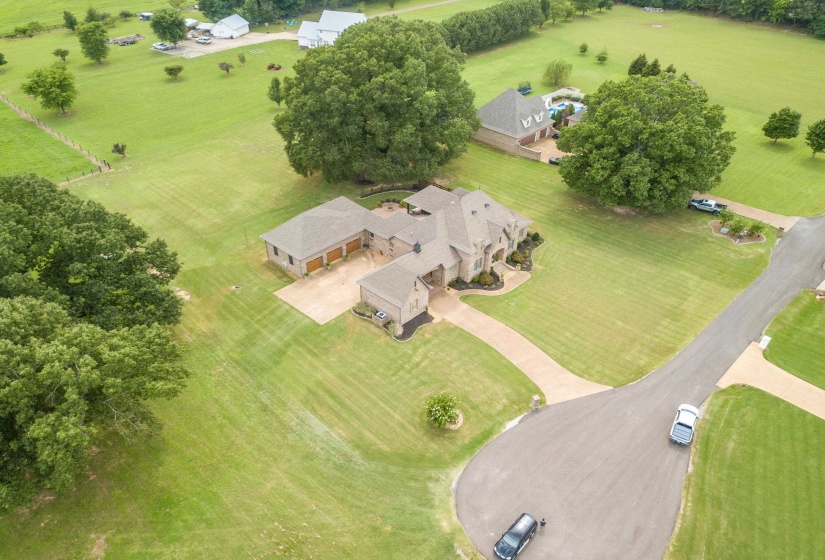 200 TWIN FORK LN, Savannah, Tennessee 38372, 4 Bedrooms Bedrooms, 15 Rooms Rooms,4.2 BathroomsBathrooms,Residential,For Sale,TWIN FORK,10177262
