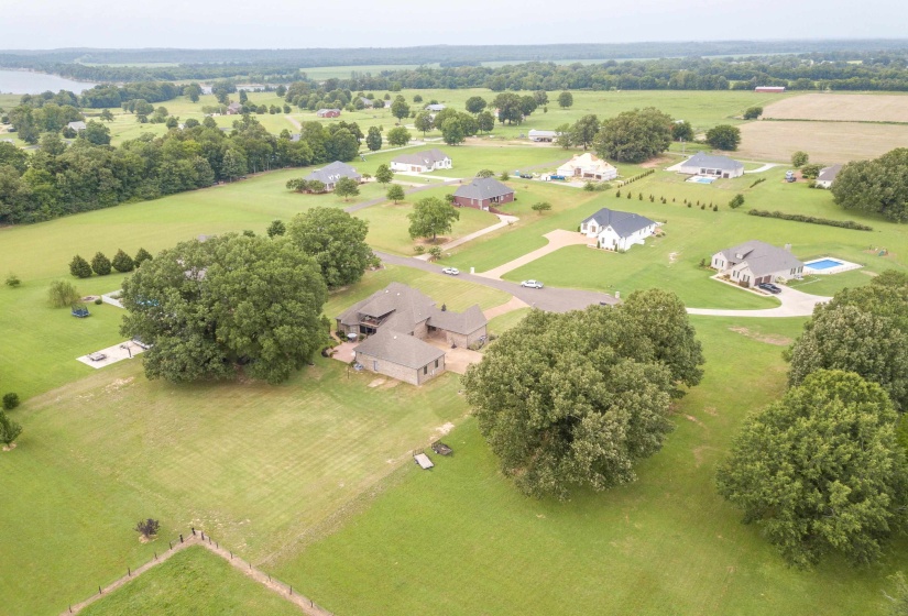 200 TWIN FORK LN, Savannah, Tennessee 38372, 4 Bedrooms Bedrooms, 15 Rooms Rooms,4.2 BathroomsBathrooms,Residential,For Sale,TWIN FORK,10177262
