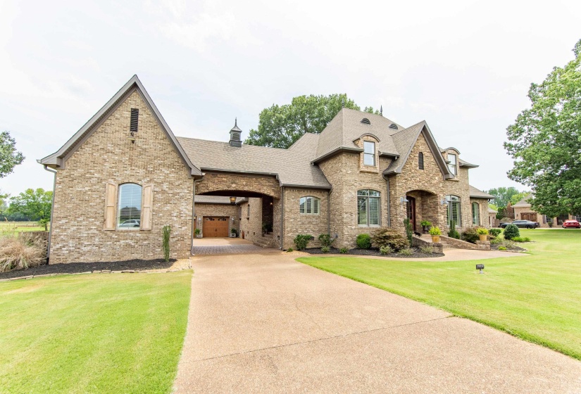 200 TWIN FORK LN, Savannah, Tennessee 38372, 4 Bedrooms Bedrooms, 15 Rooms Rooms,4.2 BathroomsBathrooms,Residential,For Sale,TWIN FORK,10177262