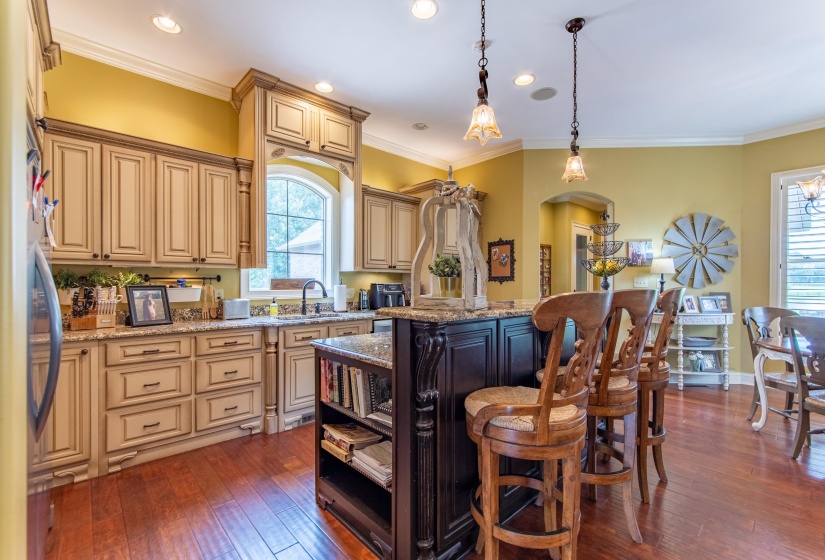200 TWIN FORK LN, Savannah, Tennessee 38372, 4 Bedrooms Bedrooms, 15 Rooms Rooms,4.2 BathroomsBathrooms,Residential,For Sale,TWIN FORK,10177262