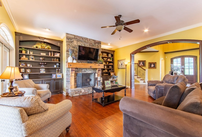 200 TWIN FORK LN, Savannah, Tennessee 38372, 4 Bedrooms Bedrooms, 15 Rooms Rooms,4.2 BathroomsBathrooms,Residential,For Sale,TWIN FORK,10177262