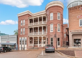 114 LIBERTY AVE, Covington, Tennessee 38019, 16 Rooms Rooms,0.4 BathroomBathrooms,Rental Properties,For Sale,LIBERTY,10177522